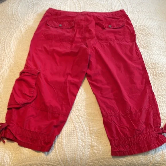 London Jean Chino Capris.  Red.  Size 14 - Picture 6 of 12